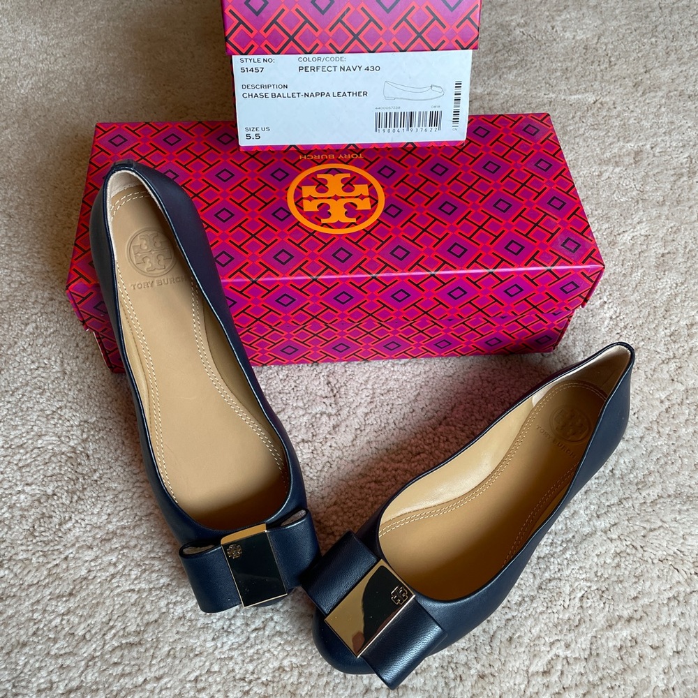 NWT TORY BURCH Chase Ballet-Nappa Navy Leather Flats Size 5.5 - Picture 7 of 8